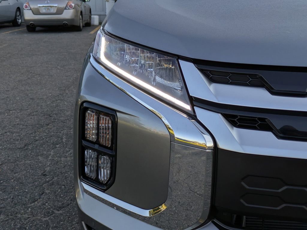 New 2025 Mitsubishi Outlander Sport SE image 10