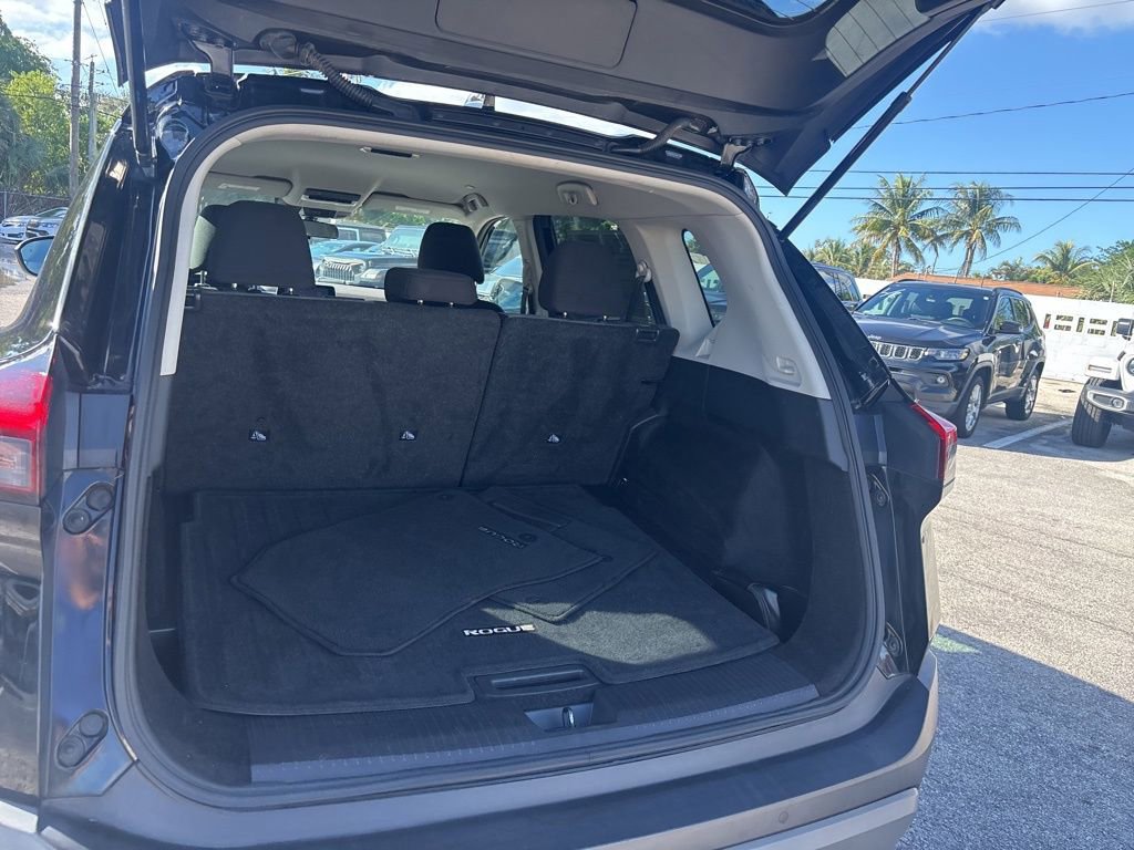 Used 2023 Nissan Rogue SV image 23