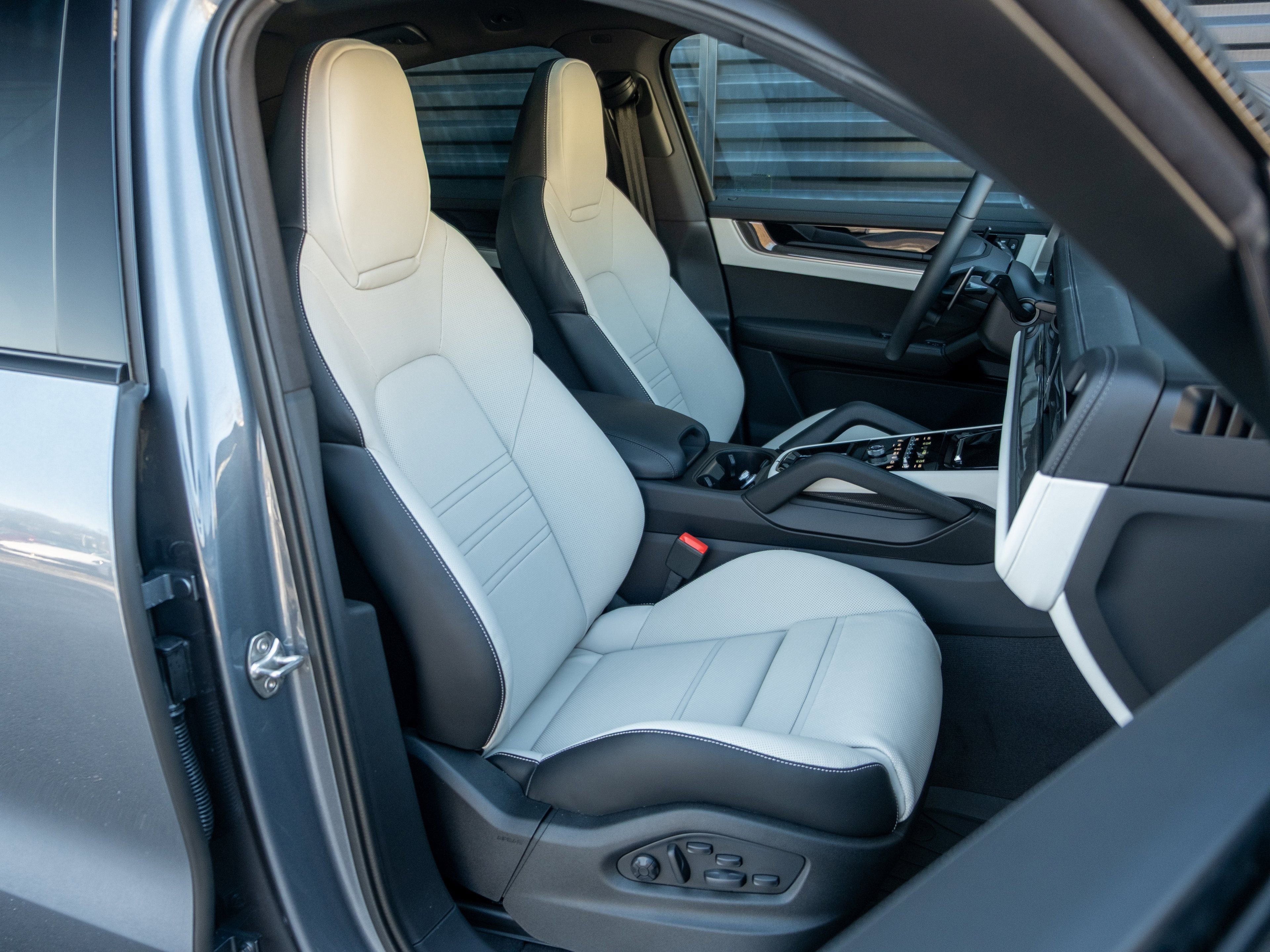 New 2026 Porsche Cayenne S image 38