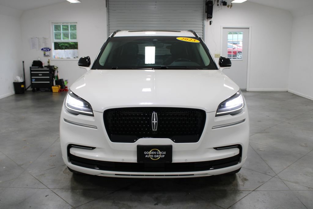 Used 2023 Lincoln Aviator Reserve w/ Jet Appearance Package AWD/4WD image 3
