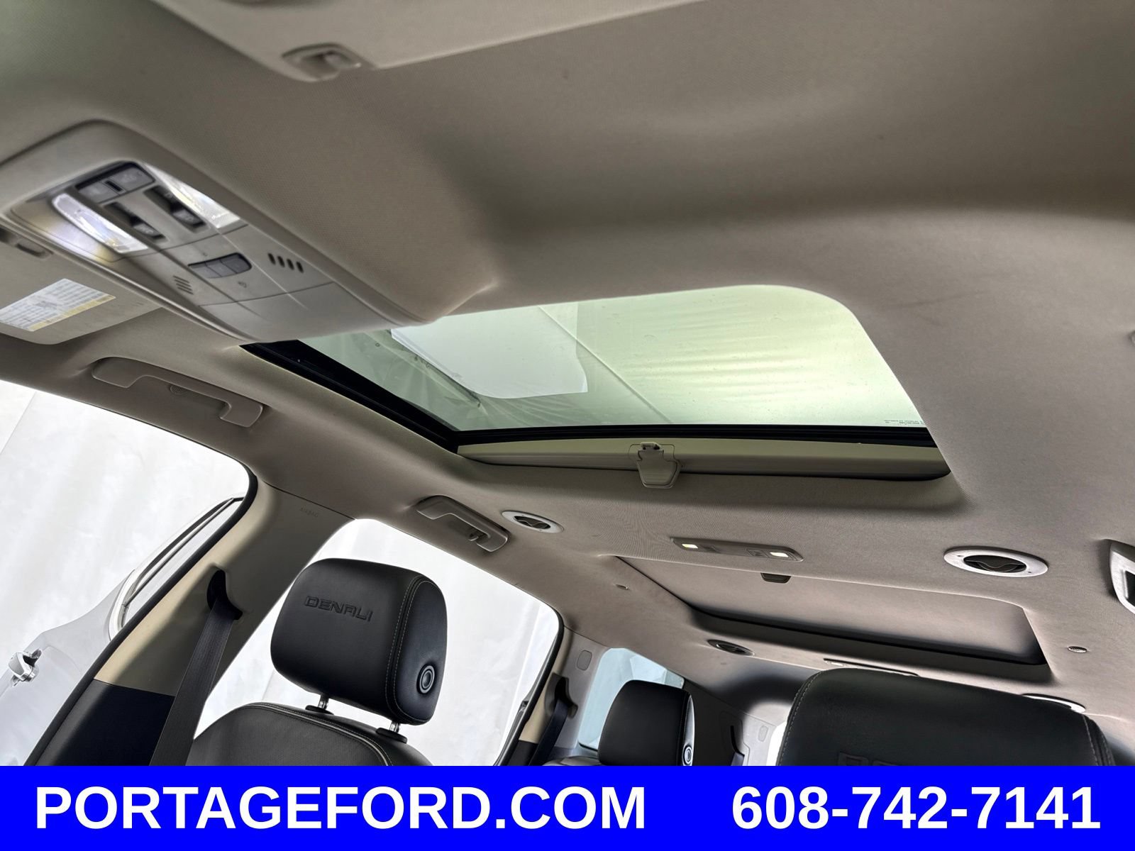 Used 2018 GMC Acadia Denali w/ Technology Package AWD/4WD image 25
