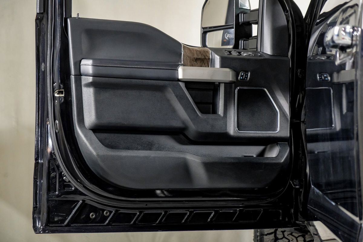 Used 2019 Ford F250 Lariat w/ Lariat Ultimate Package image 34