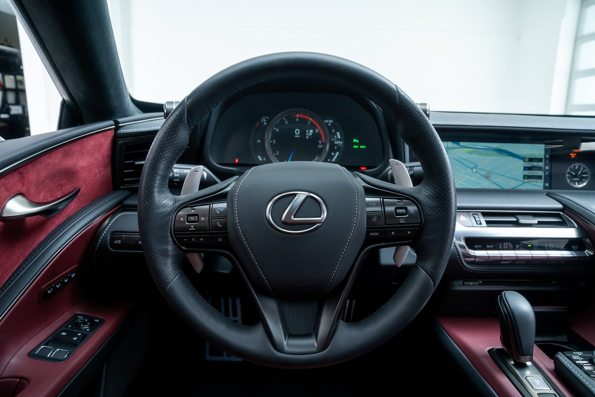 Used 2018 Lexus LC 500 Coupe w/ Touring Package RWD image 12