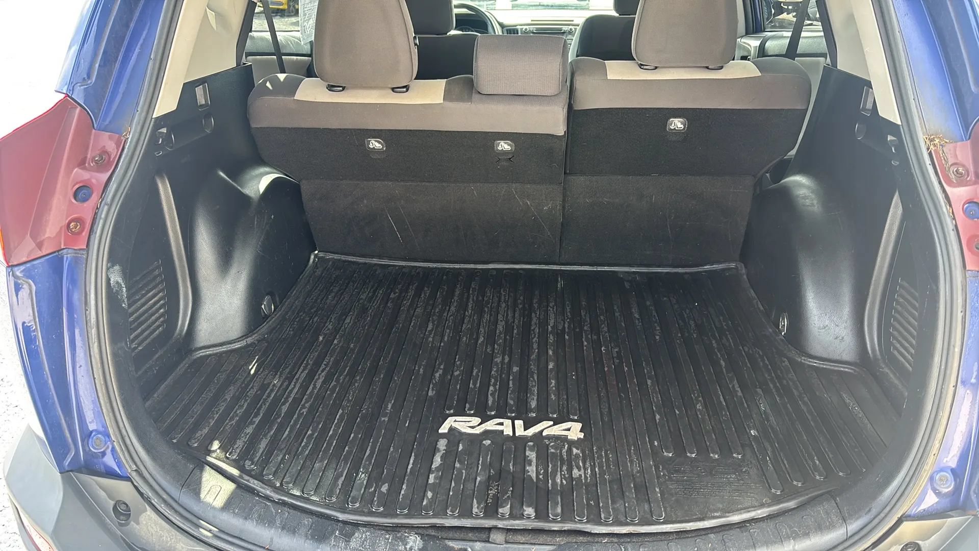 Used 2015 Toyota RAV4 XLE AWD/4WD image 5