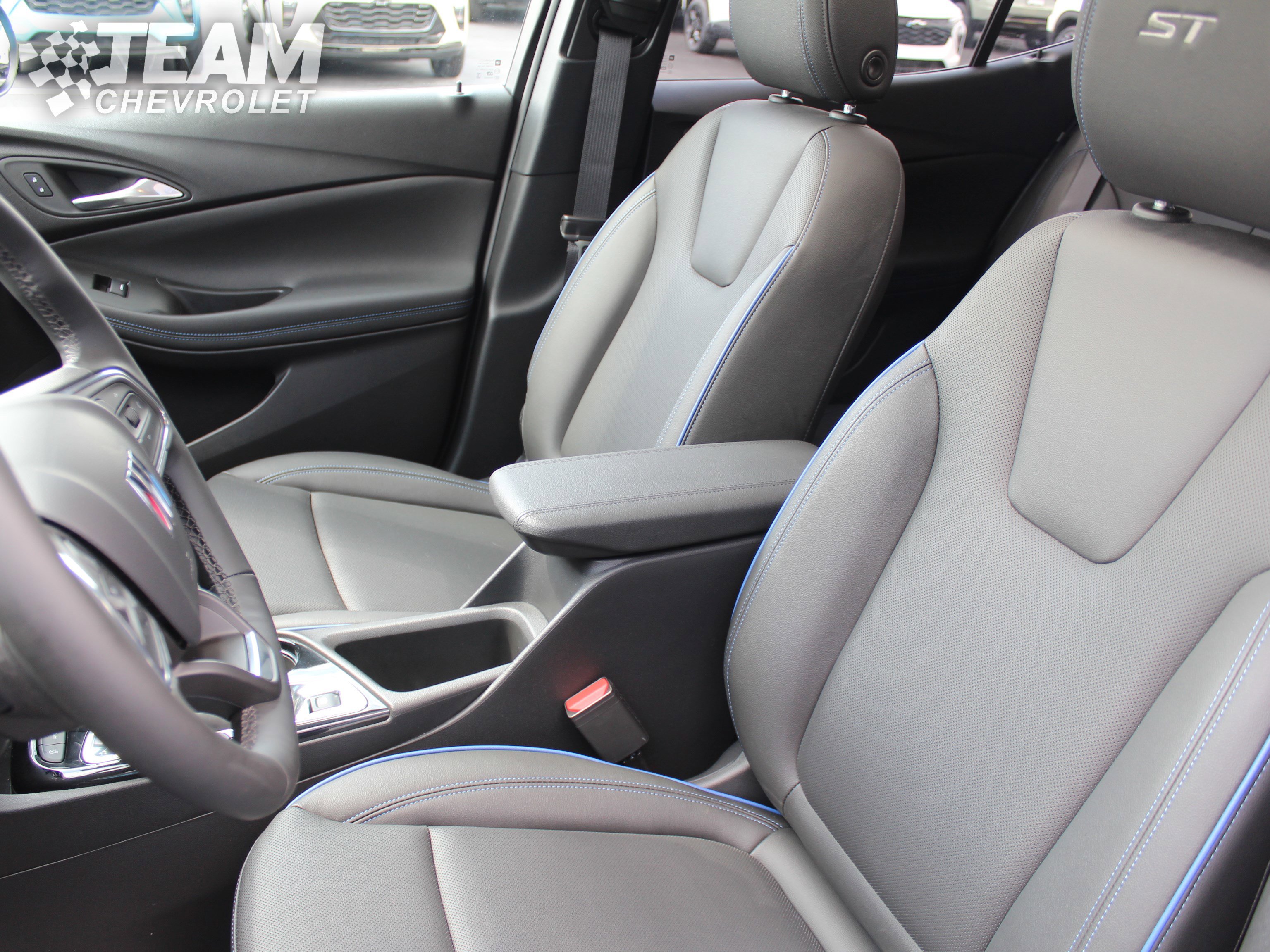 Used 2026 Buick Encore GX Sport Touring w/ Comfort Package AWD/4WD image 11