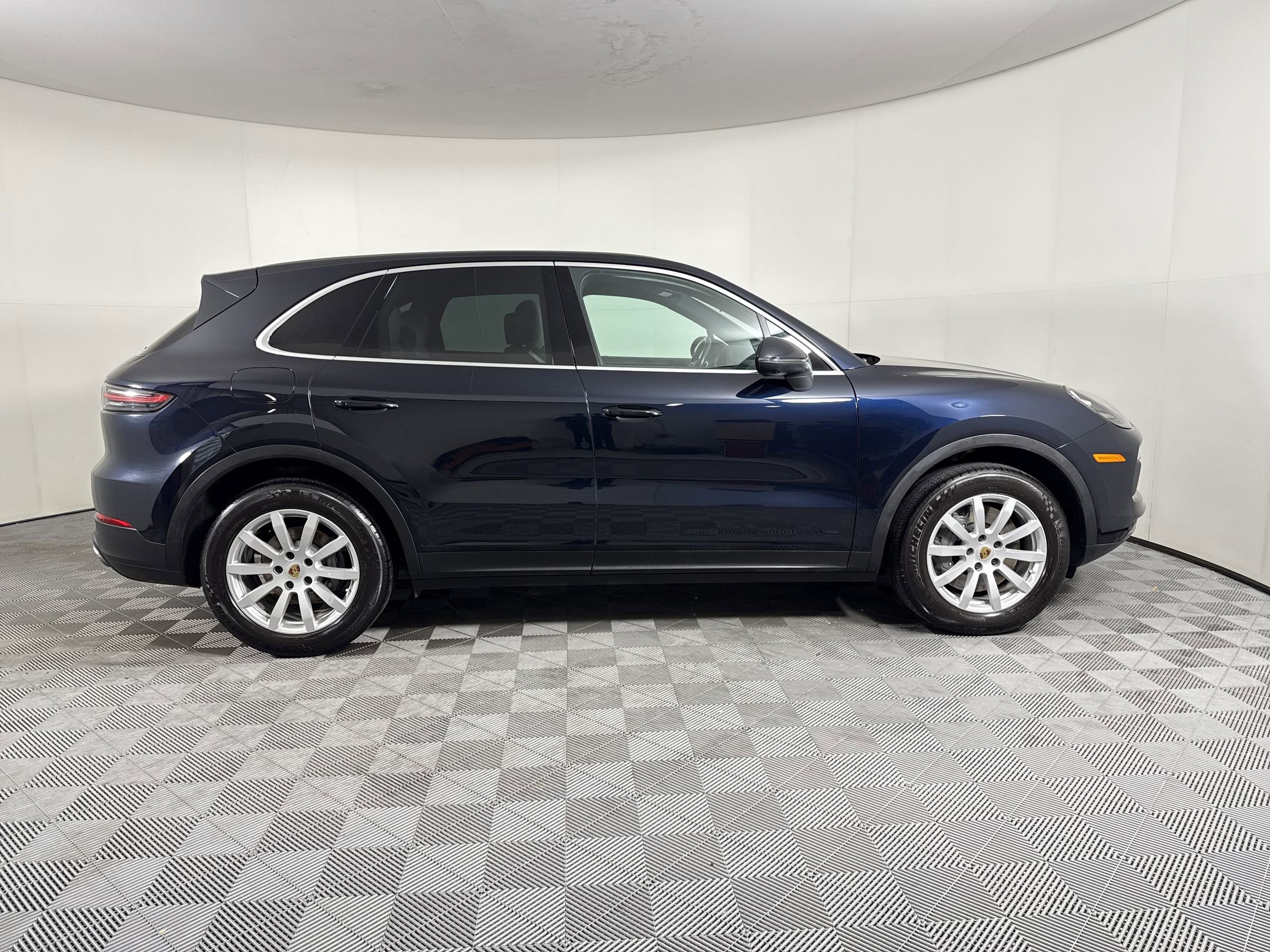 Used 2019 Porsche Cayenne S AWD/4WD image 7