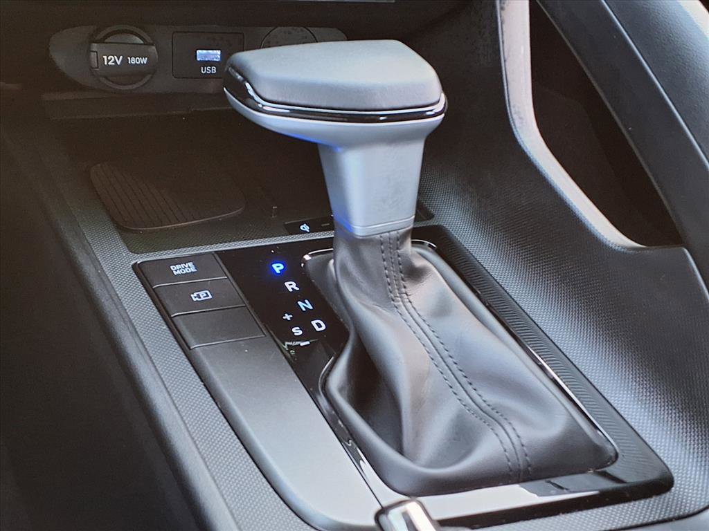 Certified 2025 Hyundai Elantra Sport image 12