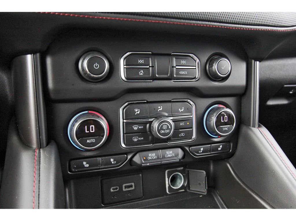 Used 2021 Chevrolet Suburban RST AWD/4WD image 23
