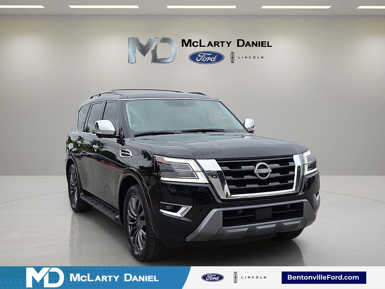 Used 2024 Nissan Armada Platinum w/ Captain's Chairs Package AWD/4WD image 1