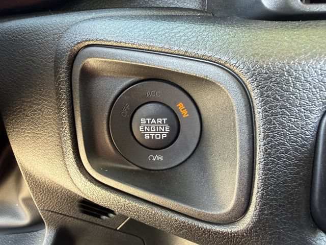 Used 2025 Jeep Gladiator Sport AWD/4WD image 23