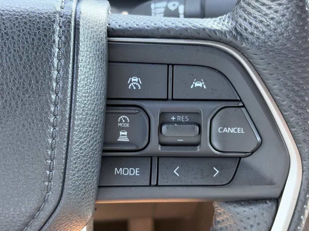 Used 2024 Toyota Tacoma SR5 AWD/4WD image 31