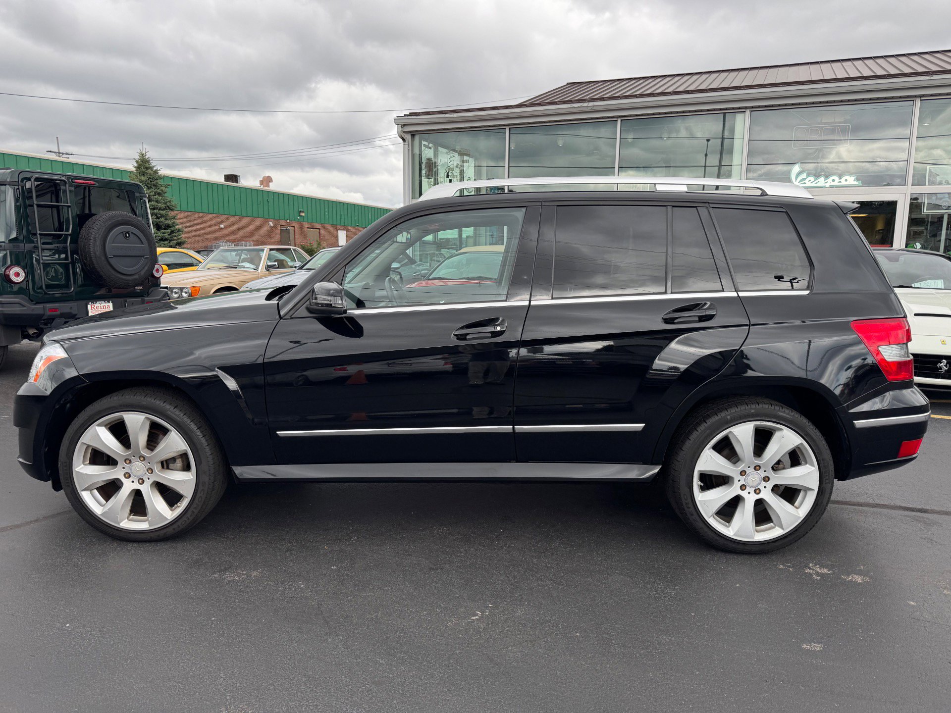 Used 2010 Mercedes-Benz GLK 350 4MATIC image 5