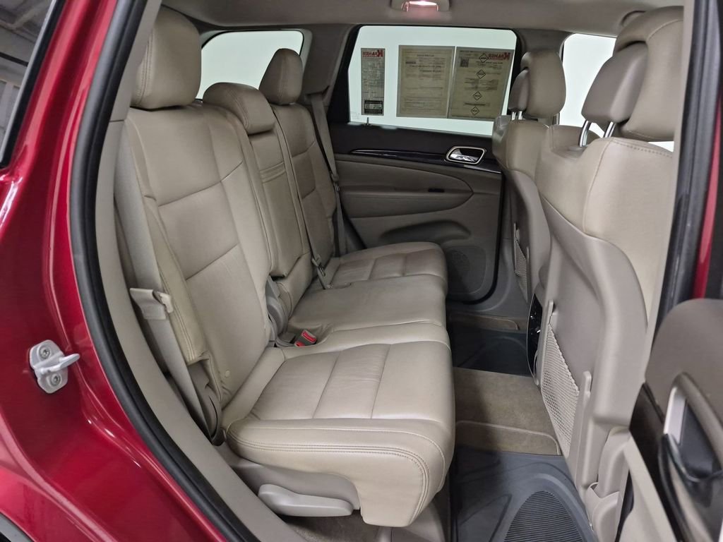 Used 2012 Jeep Grand Cherokee Laredo w/ Laredo E Group image 28