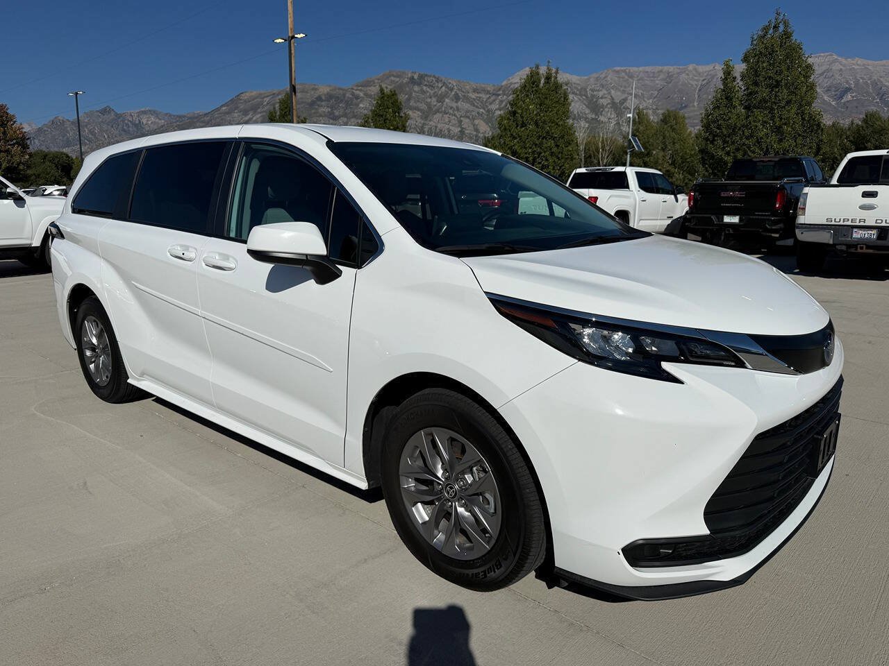 Used 2024 Toyota Sienna LE
