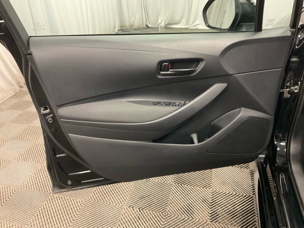 Used 2023 Toyota Corolla LE image 16
