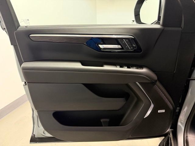 New 2026 Chevrolet Suburban LT w/ Comfort Package AWD/4WD image 12