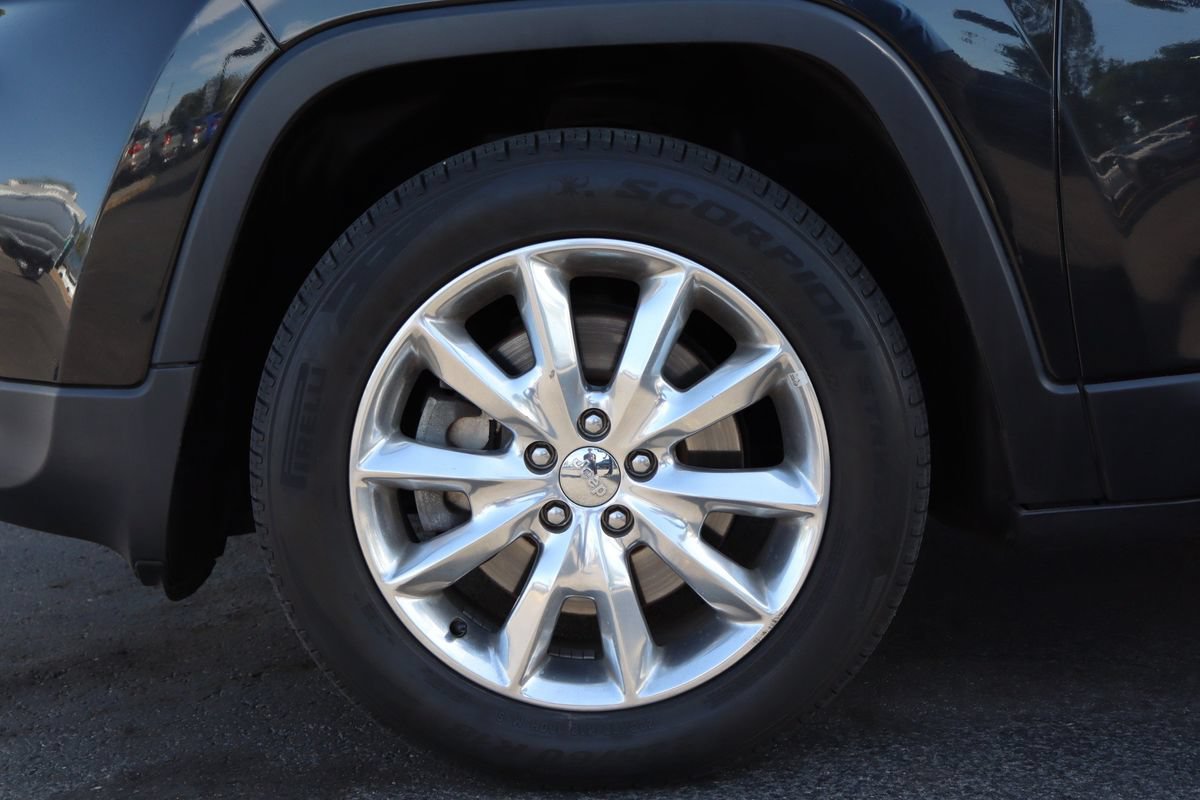Used 2016 Jeep Cherokee Limited AWD/4WD image 26