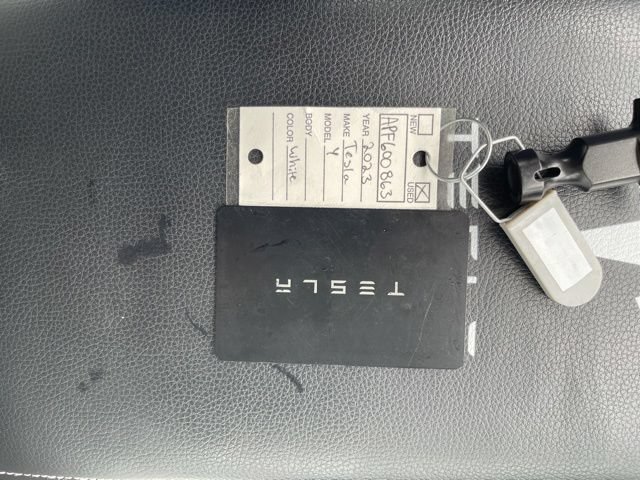 Used 2023 Tesla Model Y Performance AWD/4WD image 34