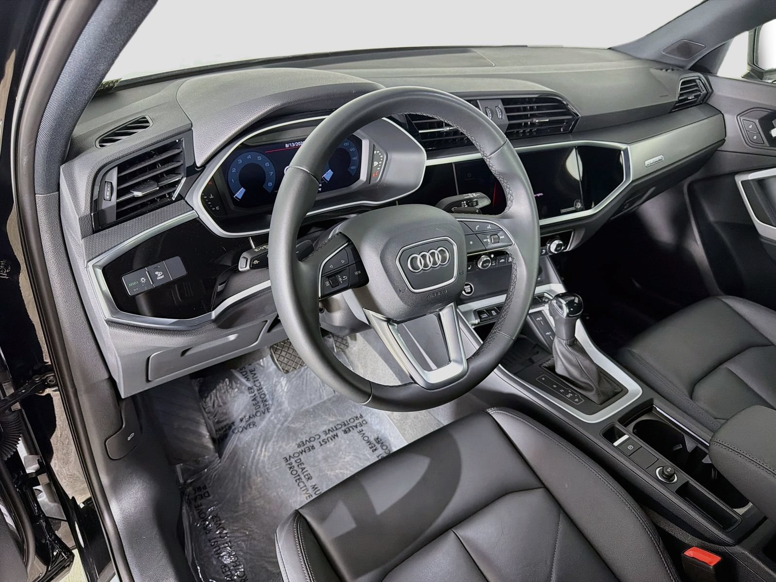 Certified 2025 Audi Q3 2.0T Premium w/ Convenience Package AWD/4WD image 9