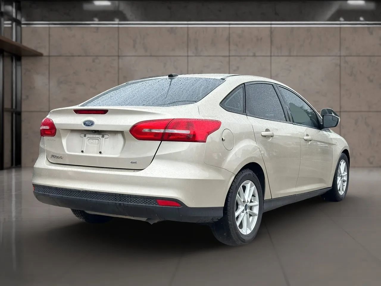 Used 2017 Ford Focus SE FWD image 2