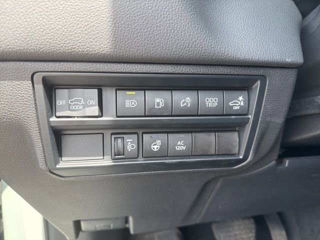 Used 2024 Toyota Sequoia Limited image 29