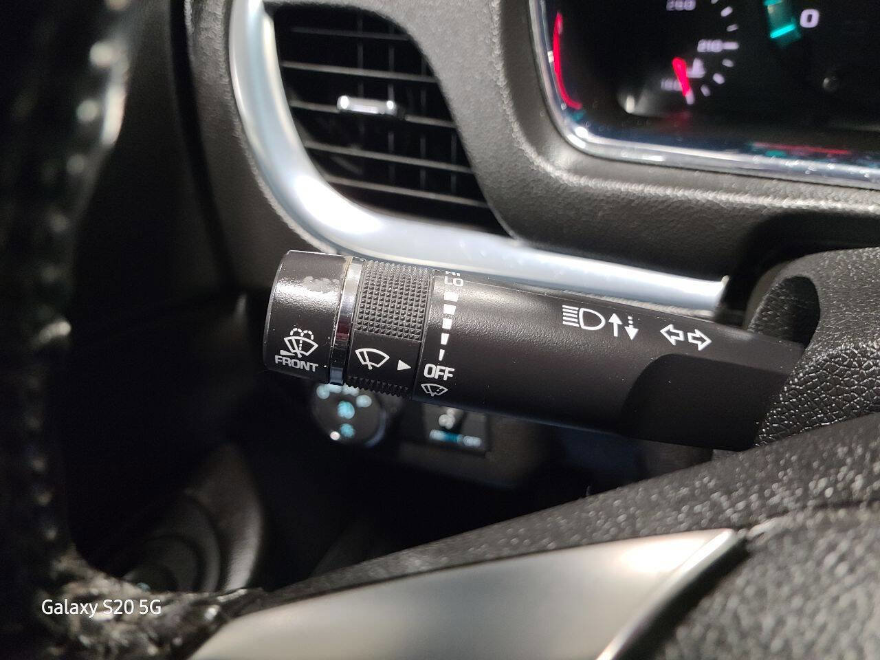 Used 2017 Chevrolet Traverse LT w/ Style and Technology Package image 30