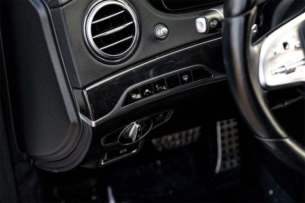 Used 2019 Mercedes-Benz S 560e w/ AMG Line Exterior image 34