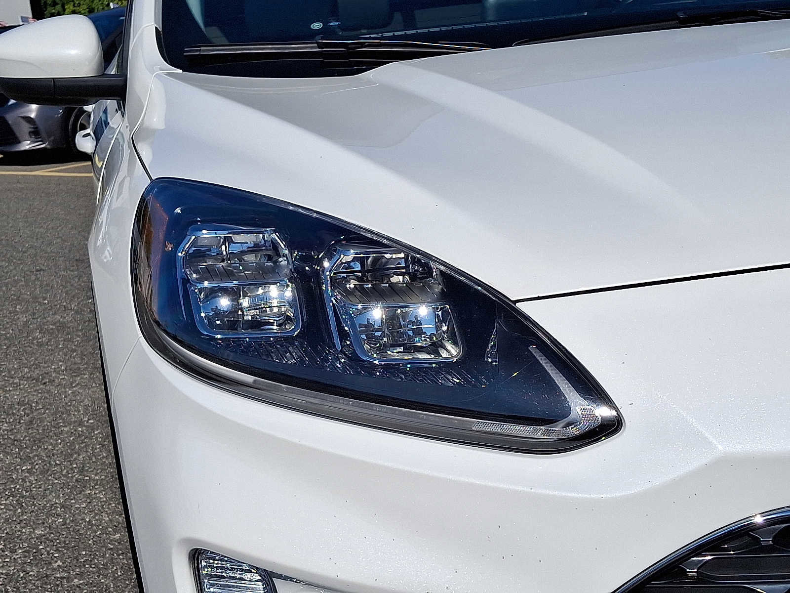 Used 2022 Ford Escape Titanium w/ Class II Trailer Tow Package image 9