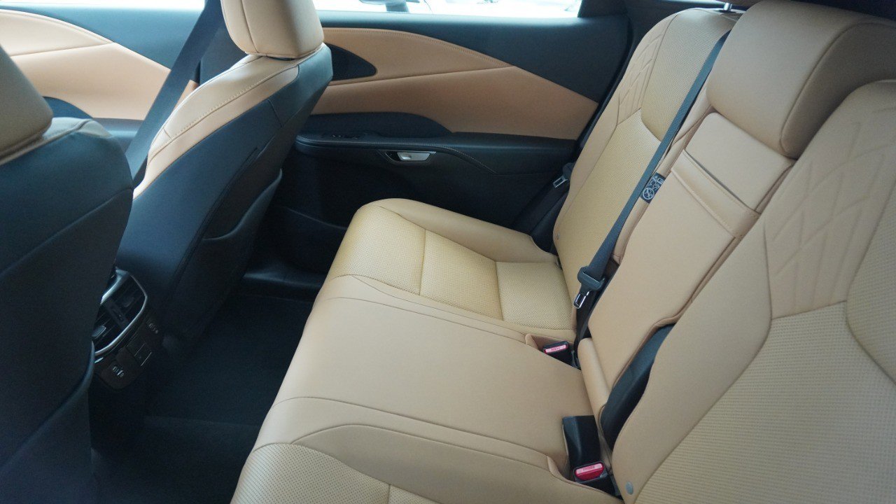 Used 2025 Lexus RX 350 Premium w/ Accessory Package (Z1) FWD image 10