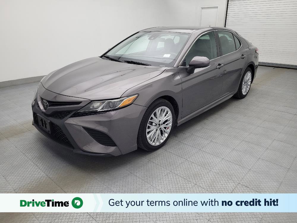 Used 2020 Toyota Camry SE image 1