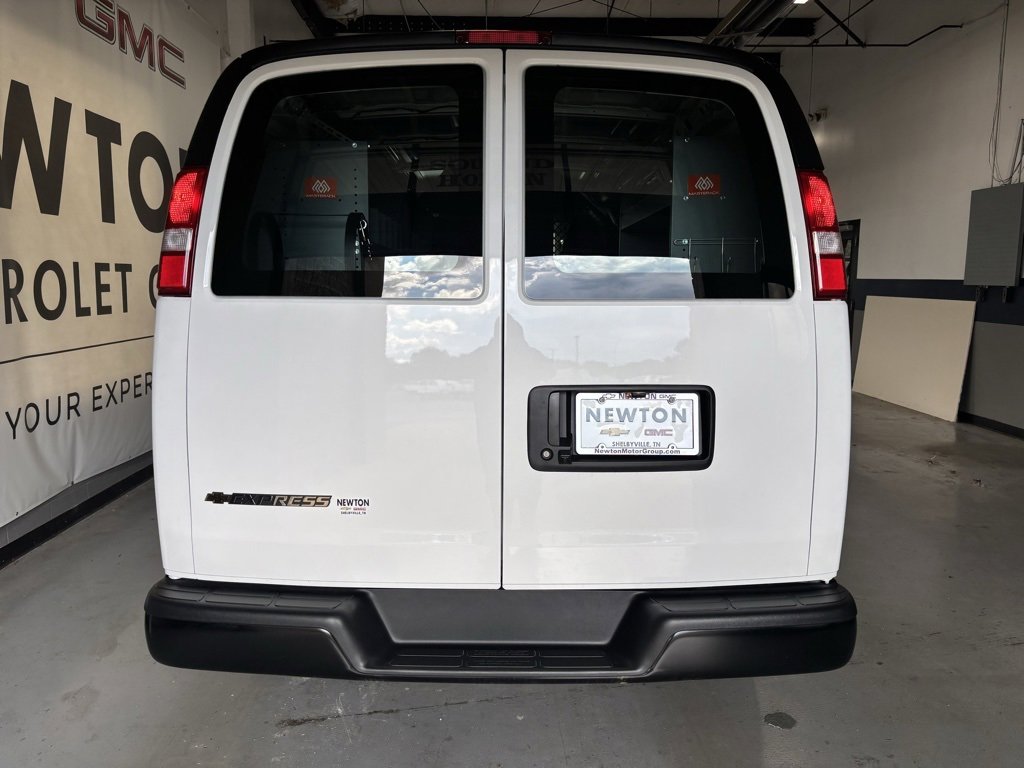 New 2025 Chevrolet Express 2500 w/ Driver Convenience Package image 31