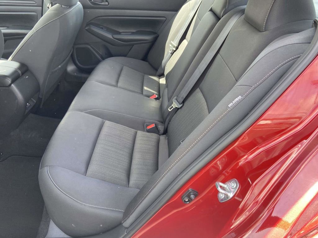 Used 2024 Nissan Altima 2.5 SV FWD image 15
