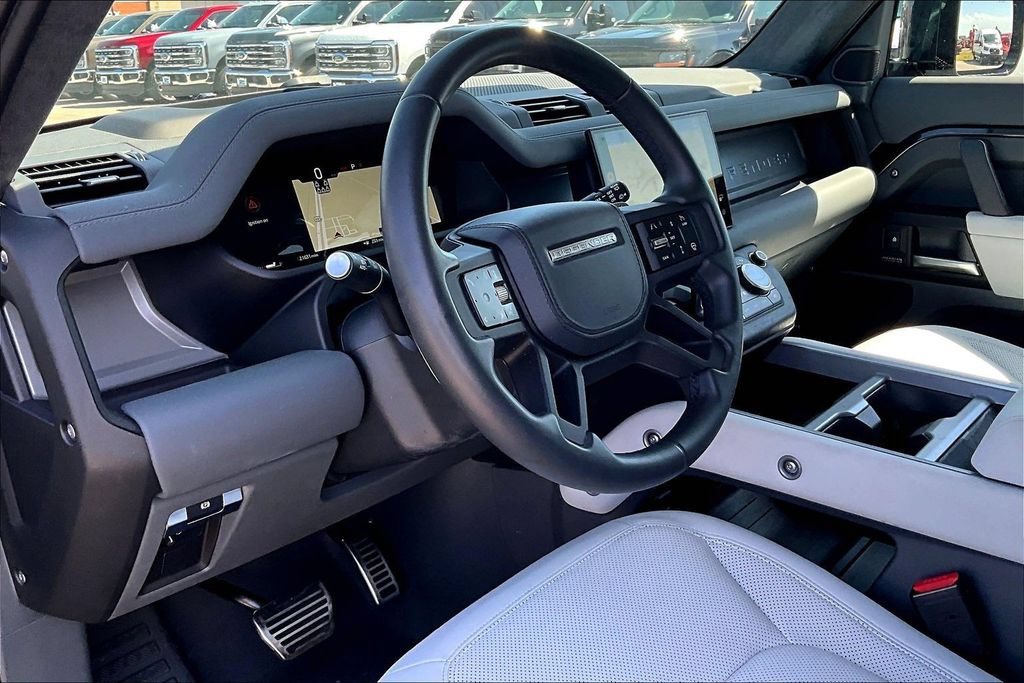 Used 2025 Land Rover Defender 130 V8 AWD/4WD image 13