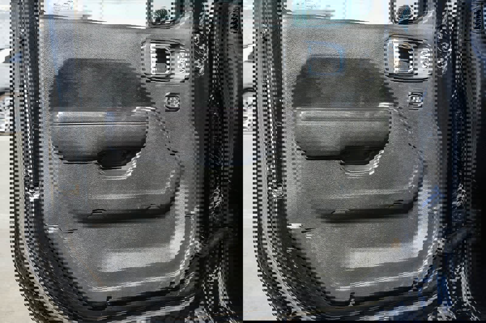 Used 2021 Jeep Wrangler Unlimited Rubicon 4xe image 16