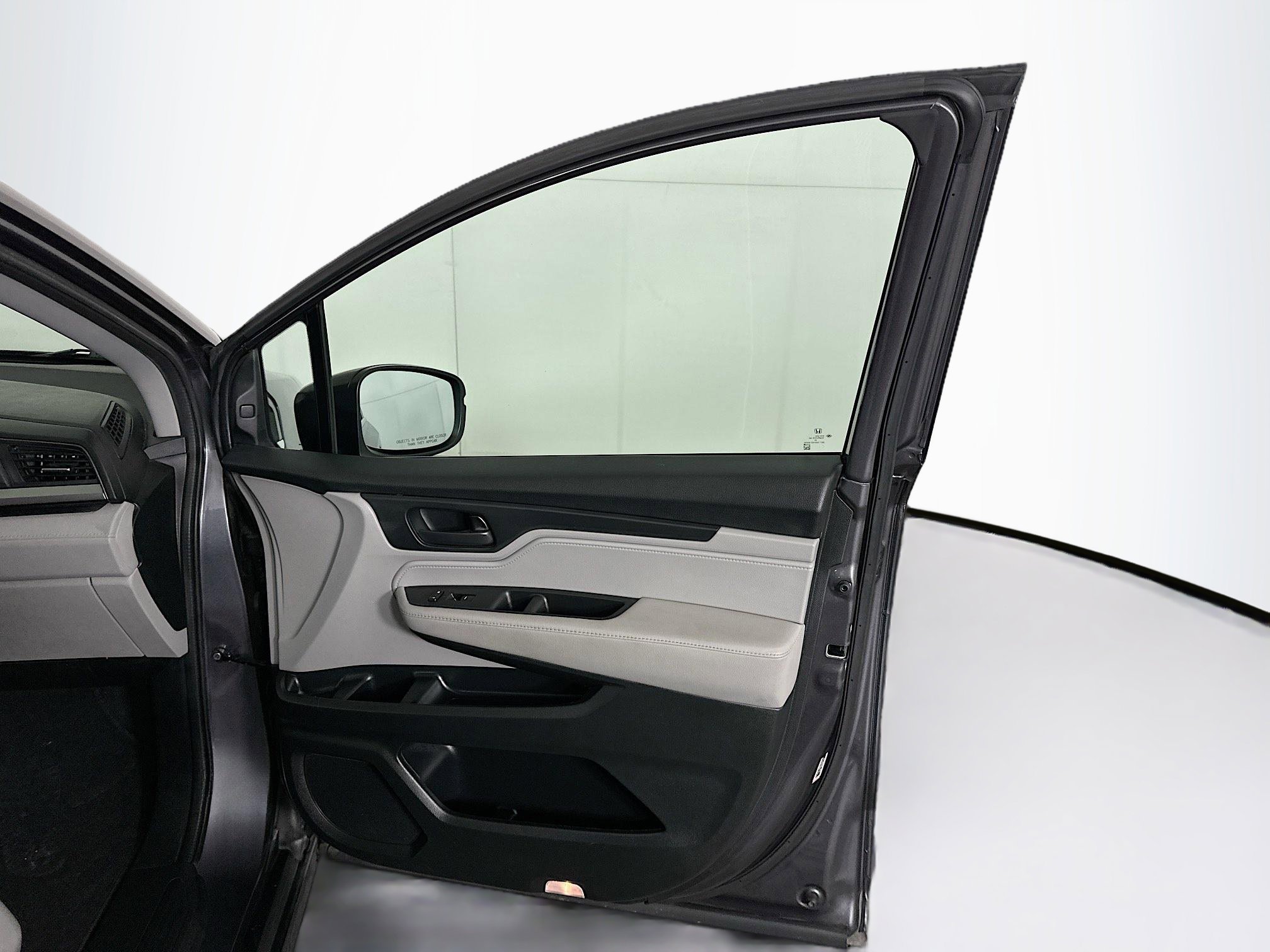 Used 2018 Honda Odyssey EX image 32