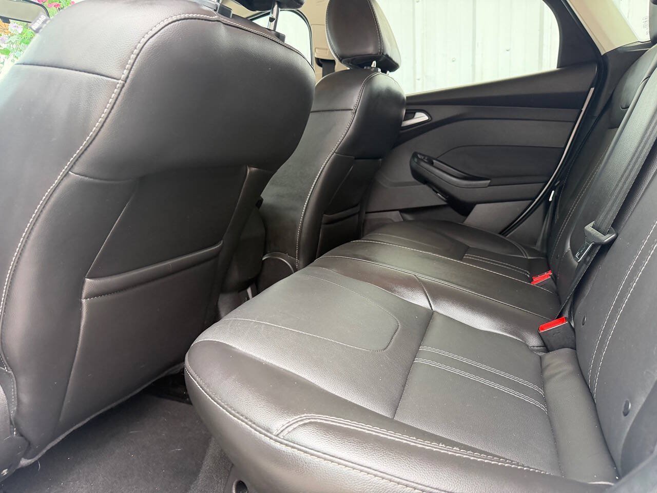 Used 2013 Ford Focus Titanium FWD image 23
