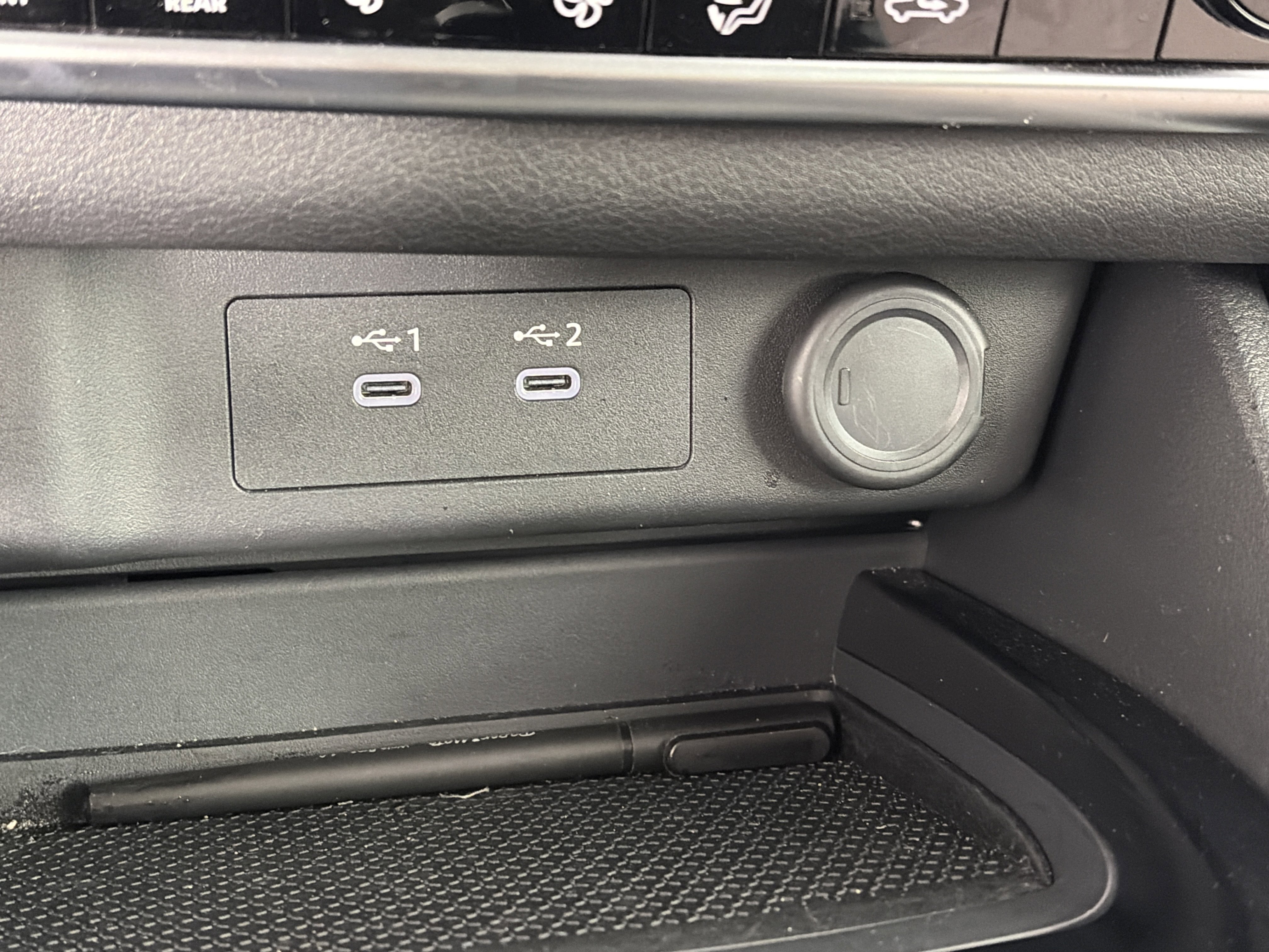 Certified 2025 Nissan Rogue SV image 22