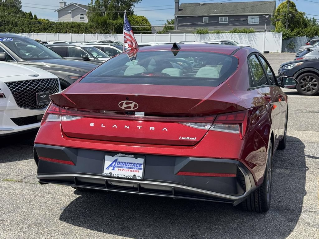 Certified 2025 Hyundai Elantra Limited FWD image 8