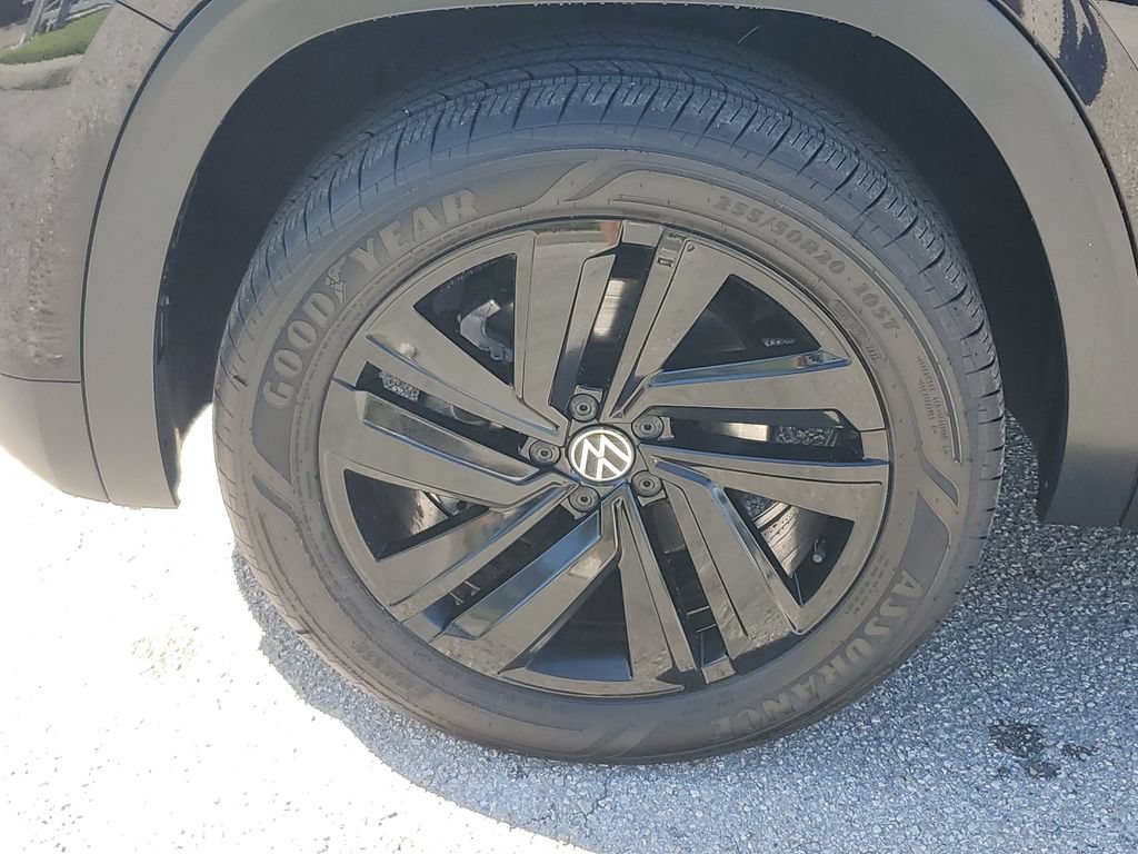 Certified 2023 Volkswagen Atlas Cross Sport SE w/ Black Wheel Package FWD image 13