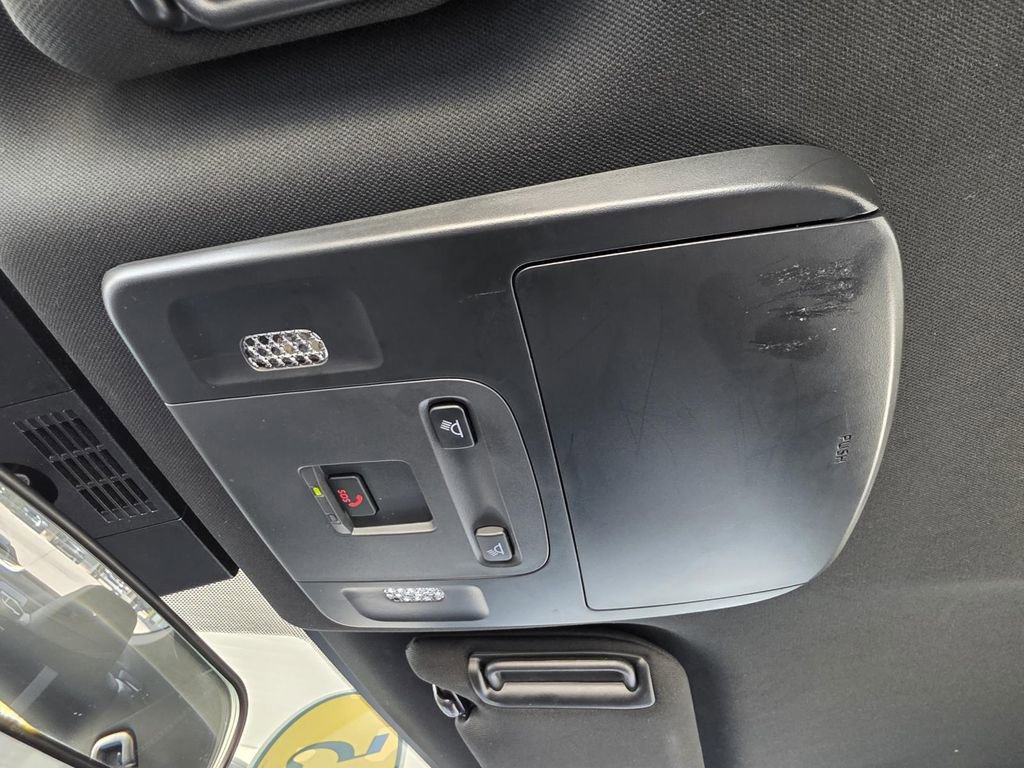 Used 2025 Toyota Camry SE FWD image 26