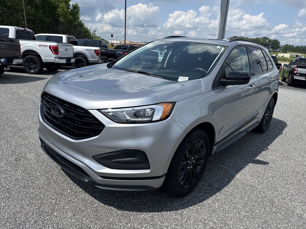 Used 2023 Ford Edge SE w/ Black Appearance Package AWD/4WD image 3