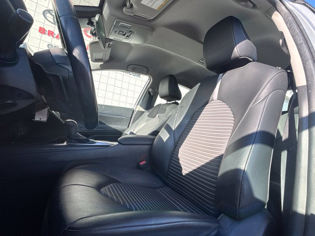 Used 2021 Toyota Camry SE FWD image 11