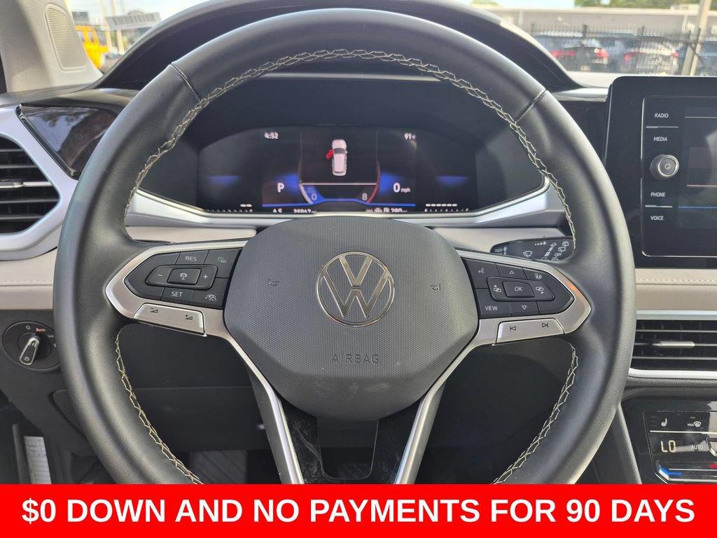 Used 2025 Volkswagen Taos SE FWD image 21
