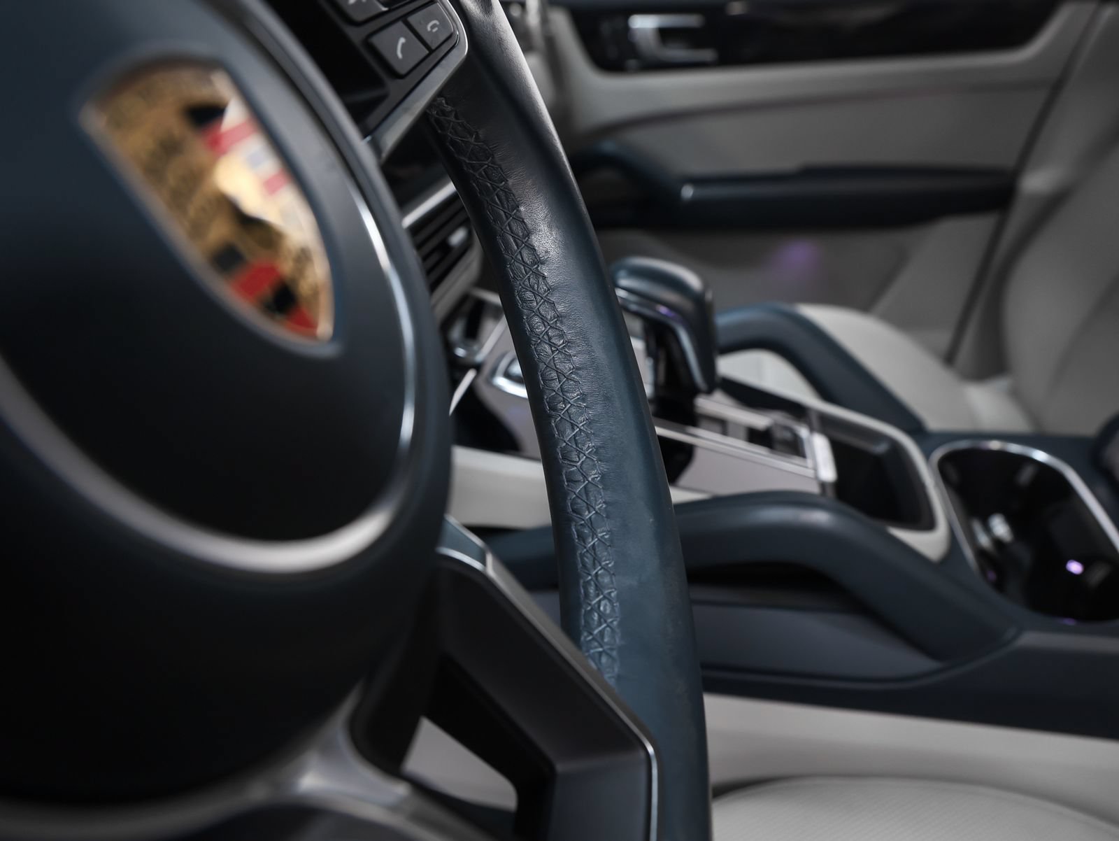 Used 2023 Porsche Cayenne AWD/4WD image 32