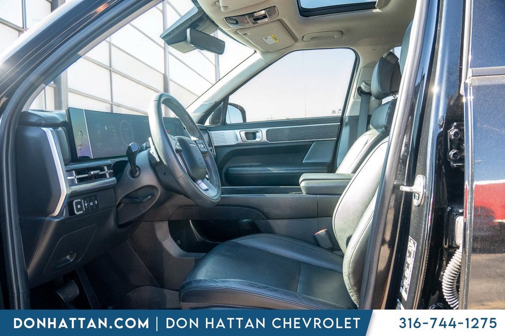 Used 2024 Hyundai Santa Fe Limited FWD image 3