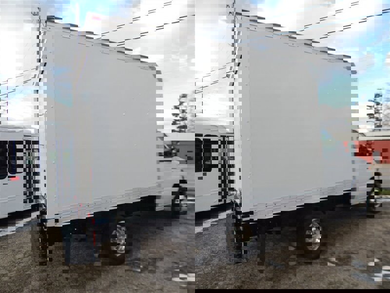 Used 2014 Ford E-350 and Econoline 350 Super Duty image 7