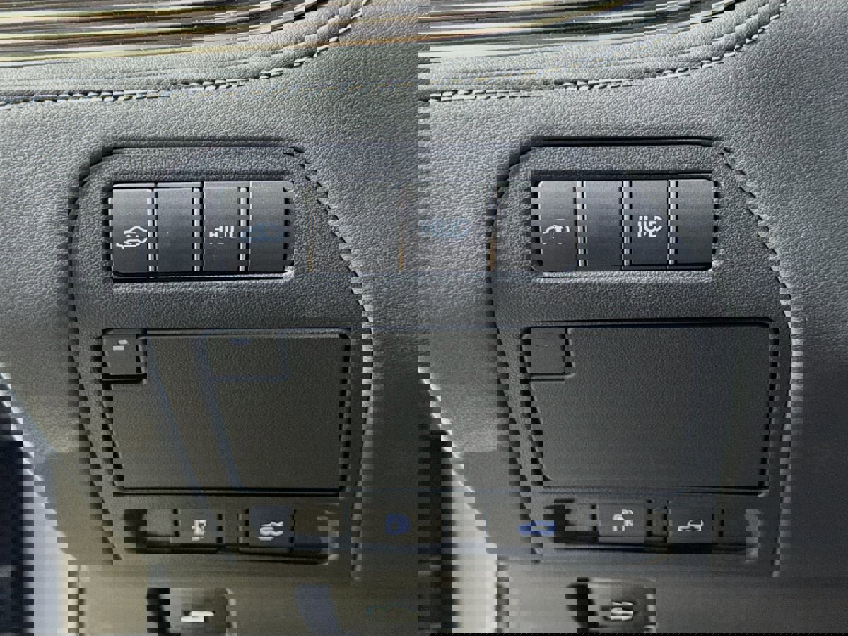 Used 2024 Lexus LS 500 w/ Interior Upgrade Package image 10