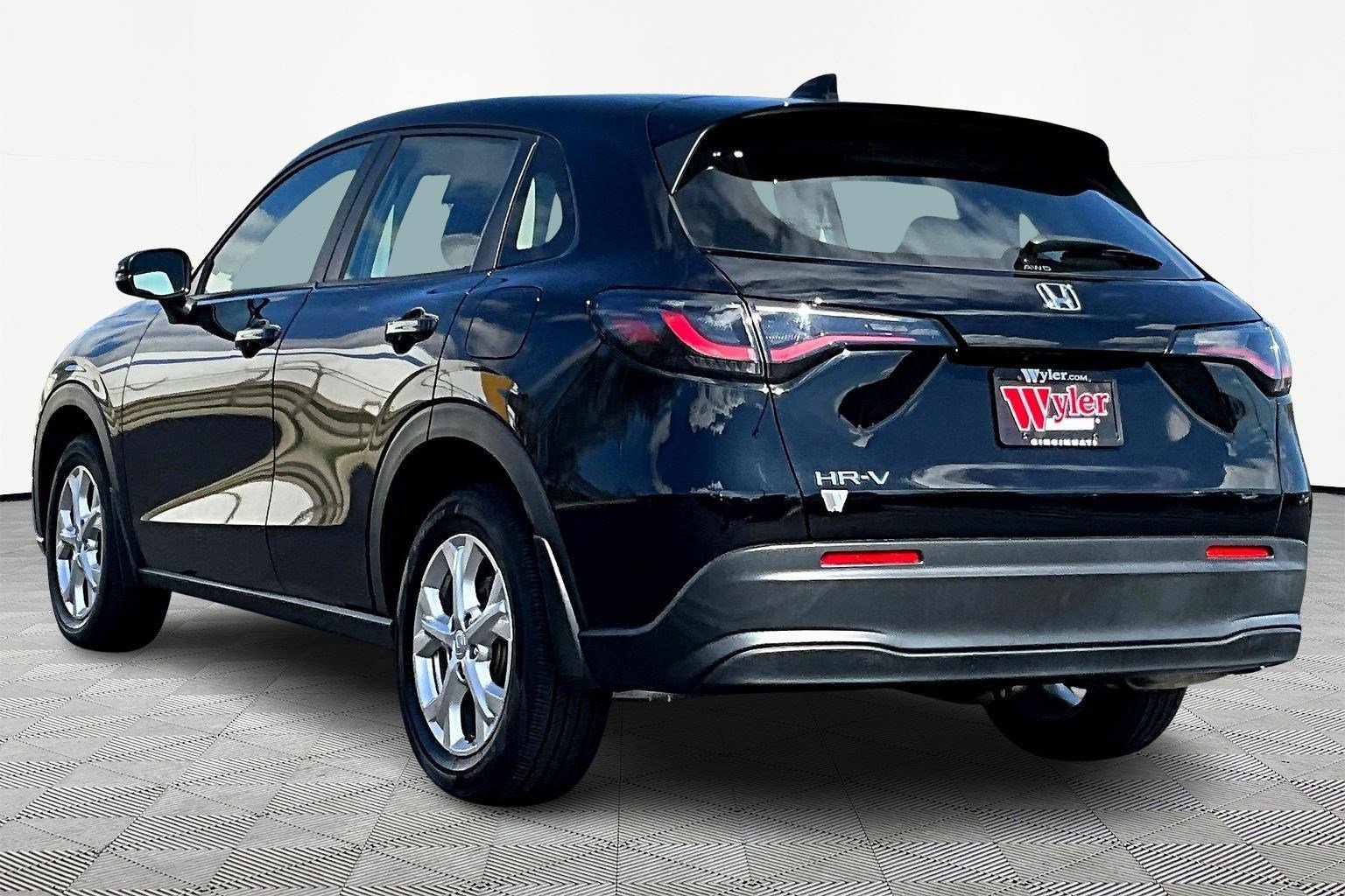 Used 2023 Honda HR-V LX image 4