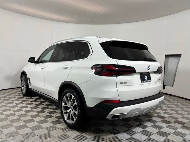 Used 2024 BMW X5 xDrive40i w/ Premium Package image 5