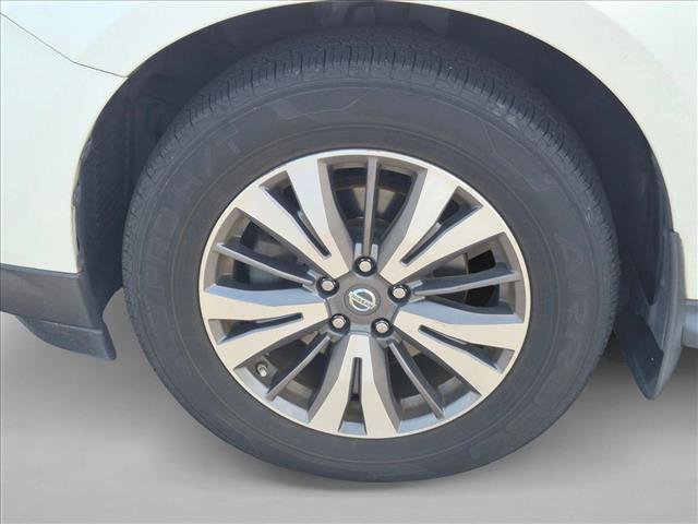 Used 2017 Nissan Pathfinder SL FWD image 10